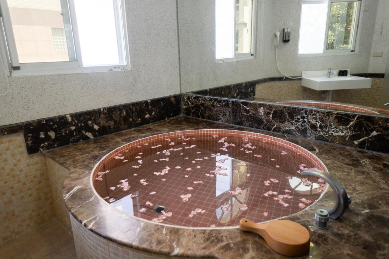 Youngs Hotspring Hotel Jiaoxi Luaran gambar